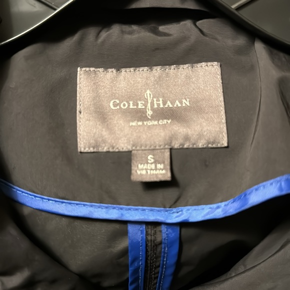 COLE HAAN BLACK LIGHTWEIGHT ALL WEATHER COAT W/HOOD - Picture 4 of 16